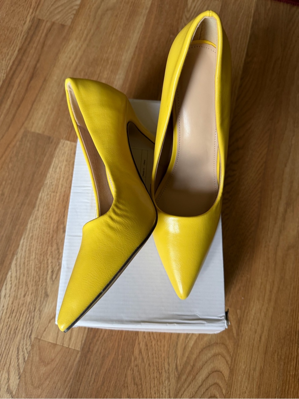 Yellow Pointed Toe High Heel Pumps Size 9